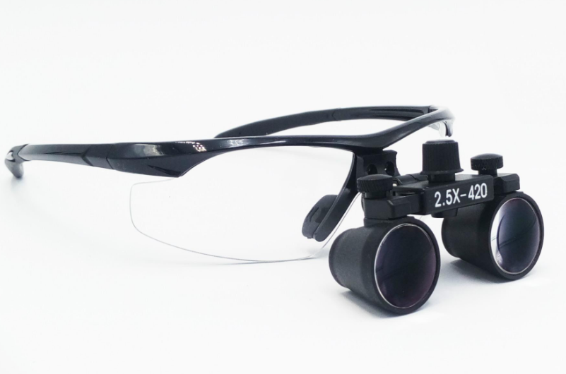 應(yīng)當(dāng)如何正確使用手術(shù)放大鏡