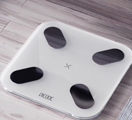科技引領(lǐng)健康，智能守護(hù)夢(mèng)想：體驗(yàn)智能健康秤的全方位健康管理
