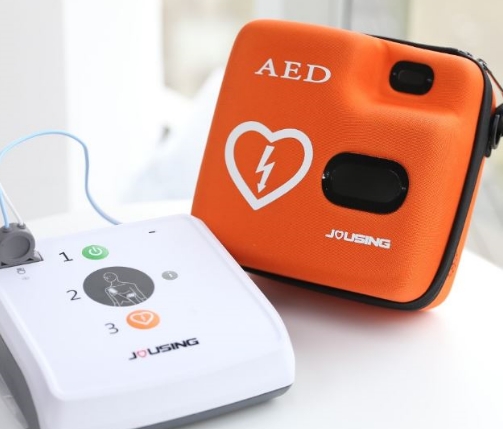 急救的新篇章：自動體外除顫器（AED）如何在關鍵時刻拯救生命