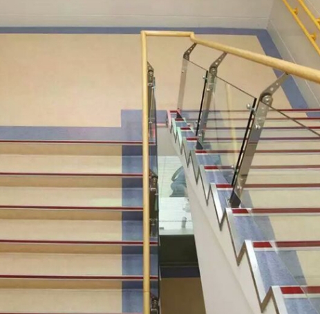 醫(yī)用扶手：《穩(wěn)固支撐，安心行走——醫(yī)用扶手為患者提供額外的安全保障》